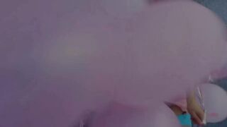 Riley Reid popsijában kettő hímtag