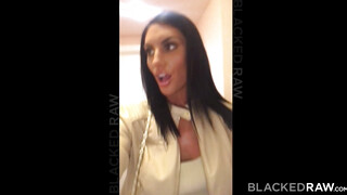 August Ames muffját csoki csávó döngeti