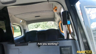 Fake Taxi - Sabien DeMonia a nagy didkós ribi