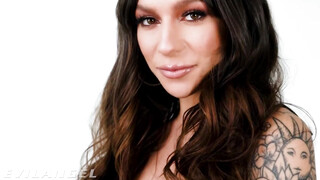 Evilangel - April Olsen a izgató latin amerikai milf