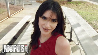 Mofos - Mia Taylor durván popóba kefélve