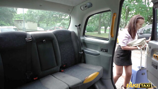 Fake Taxi  - Méretes mellű fiatal kisasszony megrakva