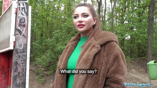 Public Agent - Anna Polina a lépcsőházban baszik