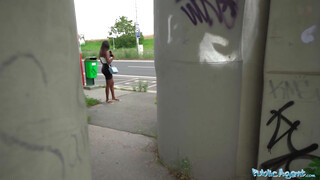 Public Agent - Óriás csöcsű csoki kiscsaj közösül