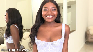AllBlackX - Noemie Bilas a cuki fekete kisasszony