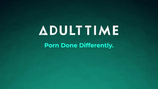 ADULT TIME - méretes csöcsű világos szőke nagy csöcsű barnával ollózik és dug