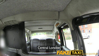 FakeTaxi sztripper nőci megmutatja mit tud