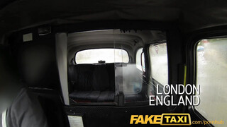 FakeTaxi extra szőrös pinájú litván picsa