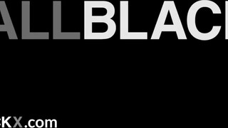 AllBlackX - Cecilia Lion a fullos szőrös pinás tini