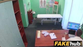Fake Hospital a doki baszással próbál gyógyítani