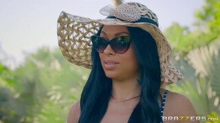 Bethany Benz a baszásmániás brazil milf - Brazzers