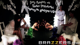 BRAZZERS - Három leszbikus picsa kényezteti magát