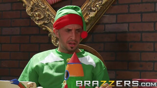 BRAZZERS - Cosplayes krapek döngeti a milfeket
