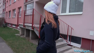 Jenny Manson a fullos orosz bige - Public Agent