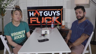 Hot guys fuck - a japán picsa nagyon örül a méretes fasznak