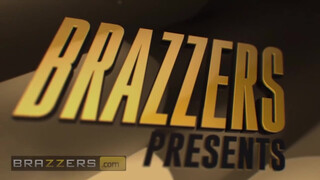 Brazzers - Cherie Deville tini csávóval baszik