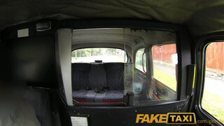 FakeTaxi - Felborotvált fejű punk picsa megdöngetve
