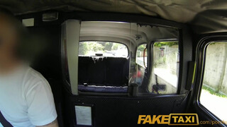 FakeTaxi - Rio Lee a hatalmas mellű fekete csaj