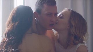 ULTRAFILMS - Belle Claire és Katy Rose megosztják az élvezeteket