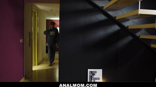 Canela Skin ánusza durván meghágva - Anal mom