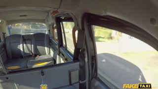 Fake Taxi - Louise Lee popsiba is engedi