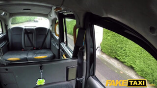 Fake Taxi - Óriás tőgyes milf meghágva