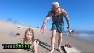 TeamSkeet - a strandon felszedett kiscsaj rendesen megtéve