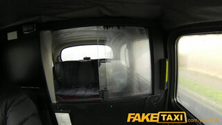 FakeTaxi - Világos Szőke hatalmas seggű bige bekúrva