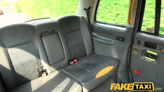 Fake Taxi - Rhiannon Ryder kárót akar a segglukába