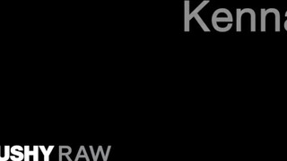 TUSHYRAW - Kenna James szűk feneke meghágva