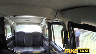 Fake Taxi - idősebb hölgyemény hatalmas farkat akar