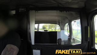 FakeTaxi - ártatlan pici tini nőci és a vastag káró