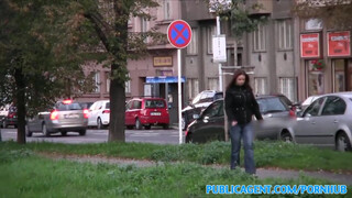 PublicAgent - Óriás cicis cseh csajszi