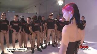 German Goo Girls - vörös csajszi rettenet sok adag gecit kap