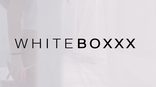 WhiteBoxxx - Caprice istenien kinyalja a csaja kicsike pináját