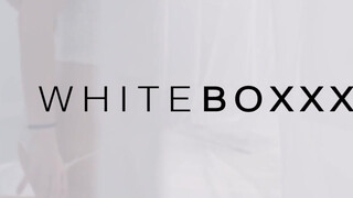 WhiteBoxxx - megujjaztam magam a fiúm mellett