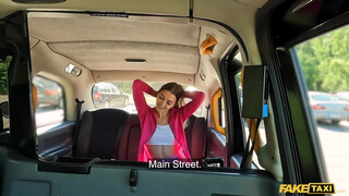 Fake Taxi - Sportos kisasszony megbaszva a taxiban