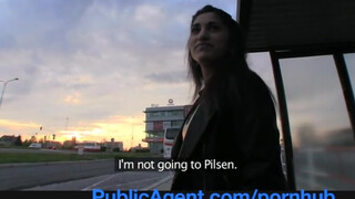 PublicAgent - izgató ázsiai nőci felszedve a buszmegállóban