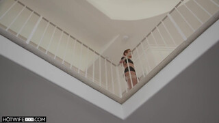 HOTWIFEXXX - Rövid hajú házastárs bekúrva