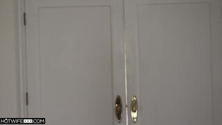 HotwifeXXX - ez a kukac sokkal nagyobb mint a férjemé