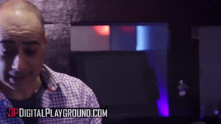 Digital Playground - Aidra Fox keményen megkúrva