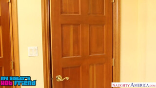 Szexy fiatal méretes cickós latin amerikai csajszi - Naughty America