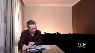 Óriás keblű tini barátnő