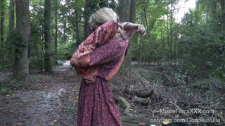 MoxieFilms - Méretes keblű hippi csajszi