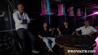 Private com - Tiffany Rousso és Cherry Kiss négy manussal kúr