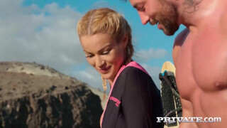 Private com - Cherry Kiss a gyönyörű szörfös hölgyemény