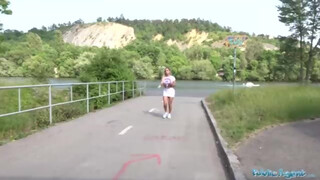 Public Agent - Méretes tőgyes szép seggű spiné