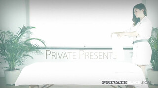 PrivateBlack - Julia Rocka a szexy masszőr picsa