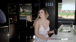 PrivateBlack - Anna Polina a hatalmas cickós fiatal spiné