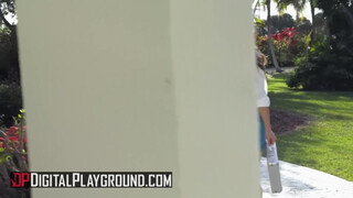 Digital Playground - Sofie Reyez és Gabriela Lopez nyalakodnak